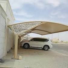 توفر المظلات الراحة والظلال في الأوقات الحارة.