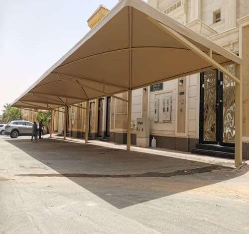 مظلات سيارات كهربائية قابلة للتحكم عن بُعد تحكم في مظلة سيارتك بكل سهولة عبر جهاز الريموت مع المظلات الكهربائية الحديثة.